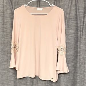 Fun bell sleeved shirt - Great for work!